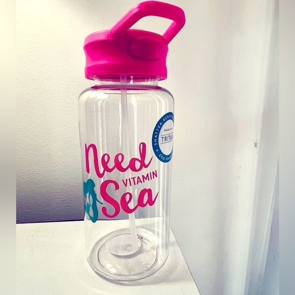 Brand new 33oz water bottle with straw - Picture 1 of 3